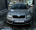 Бежевый Шкода Суперб, объемом двигателя 1.8 л и пробегом 275 тыс. км за 5700 $, фото 1 на Automoto.ua
