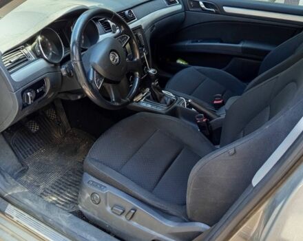 Бежевий Шкода Суперб, об'ємом двигуна 1.6 л та пробігом 200 тис. км за 10300 $, фото 2 на Automoto.ua