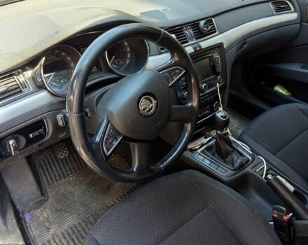 Бежевий Шкода Суперб, об'ємом двигуна 1.6 л та пробігом 200 тис. км за 10300 $, фото 1 на Automoto.ua