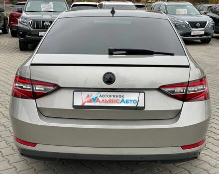 Бежевый Шкода Суперб, объемом двигателя 2 л и пробегом 185 тыс. км за 22600 $, фото 5 на Automoto.ua