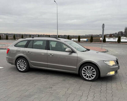 Бежевый Шкода Суперб, объемом двигателя 1.8 л и пробегом 303 тыс. км за 8000 $, фото 2 на Automoto.ua