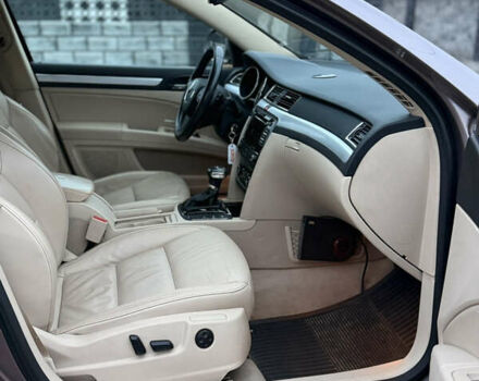 Бежевый Шкода Суперб, объемом двигателя 2 л и пробегом 288 тыс. км за 11300 $, фото 14 на Automoto.ua