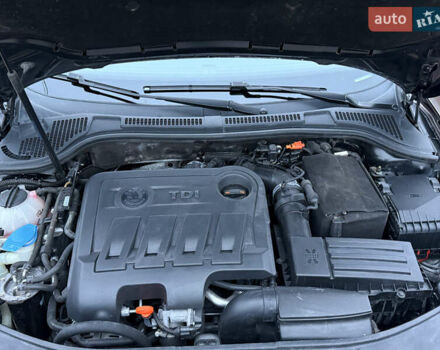 Бежевый Шкода Суперб, объемом двигателя 2 л и пробегом 288 тыс. км за 11300 $, фото 33 на Automoto.ua