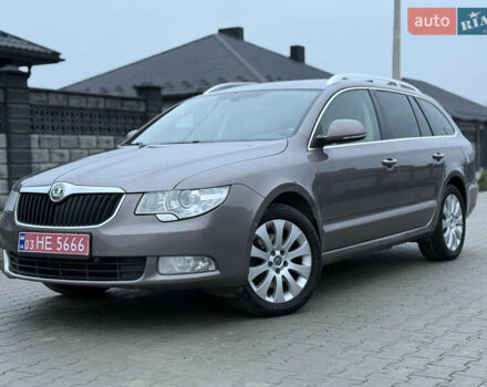 Бежевый Шкода Суперб, объемом двигателя 2 л и пробегом 288 тыс. км за 11300 $, фото 4 на Automoto.ua