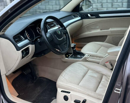 Бежевый Шкода Суперб, объемом двигателя 2 л и пробегом 288 тыс. км за 11300 $, фото 10 на Automoto.ua