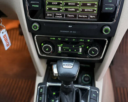 Бежевый Шкода Суперб, объемом двигателя 2 л и пробегом 288 тыс. км за 11300 $, фото 18 на Automoto.ua