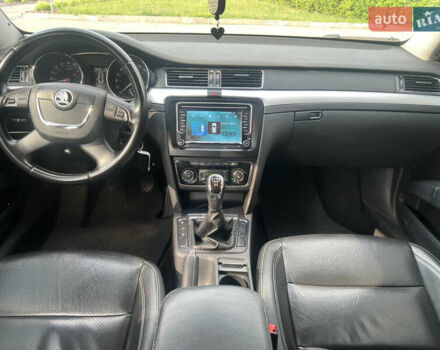 Бежевий Шкода Суперб, об'ємом двигуна 1.6 л та пробігом 245 тис. км за 9700 $, фото 3 на Automoto.ua