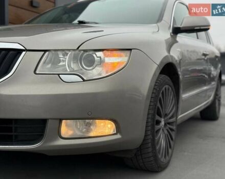 Бежевый Шкода Суперб, объемом двигателя 2 л и пробегом 272 тыс. км за 10900 $, фото 12 на Automoto.ua