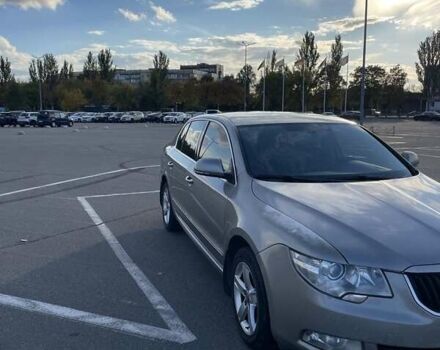 Бежевый Шкода Суперб, объемом двигателя 1.8 л и пробегом 248 тыс. км за 9000 $, фото 1 на Automoto.ua