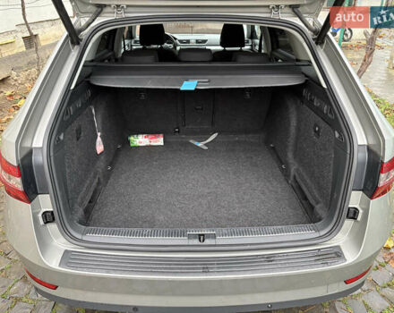 Бежевий Шкода Суперб, об'ємом двигуна 1.97 л та пробігом 269 тис. км за 14500 $, фото 20 на Automoto.ua