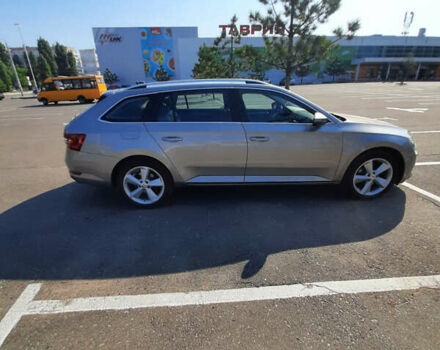 Бежевый Шкода Суперб, объемом двигателя 1.97 л и пробегом 264 тыс. км за 18500 $, фото 5 на Automoto.ua