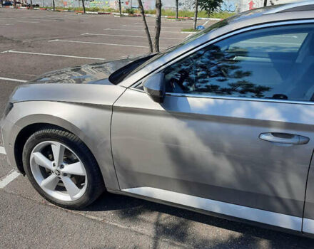 Бежевый Шкода Суперб, объемом двигателя 1.97 л и пробегом 264 тыс. км за 18500 $, фото 1 на Automoto.ua