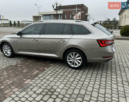 Бежевый Шкода Суперб, объемом двигателя 1.97 л и пробегом 277 тыс. км за 16950 $, фото 5 на Automoto.ua