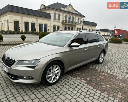 Бежевый Шкода Суперб, объемом двигателя 1.97 л и пробегом 277 тыс. км за 16950 $, фото 2 на Automoto.ua