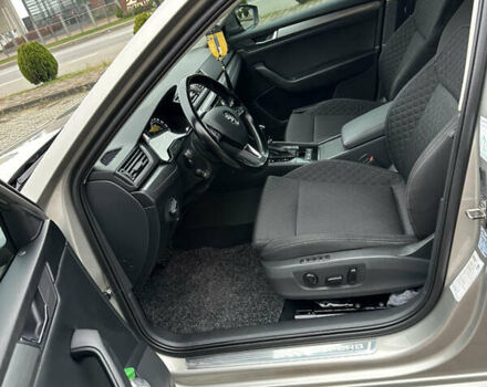 Бежевый Шкода Суперб, объемом двигателя 1.97 л и пробегом 277 тыс. км за 16950 $, фото 26 на Automoto.ua