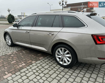 Бежевый Шкода Суперб, объемом двигателя 1.97 л и пробегом 277 тыс. км за 16950 $, фото 6 на Automoto.ua