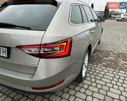 Бежевый Шкода Суперб, объемом двигателя 1.97 л и пробегом 277 тыс. км за 16950 $, фото 10 на Automoto.ua