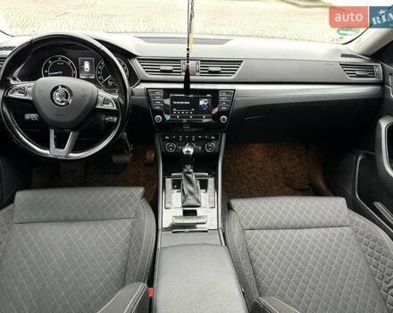 Бежевый Шкода Суперб, объемом двигателя 1.97 л и пробегом 277 тыс. км за 16950 $, фото 27 на Automoto.ua