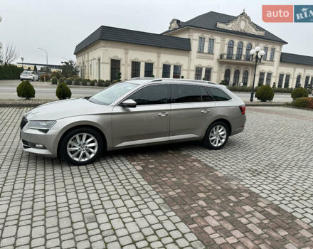 Бежевый Шкода Суперб, объемом двигателя 1.97 л и пробегом 277 тыс. км за 16950 $, фото 22 на Automoto.ua