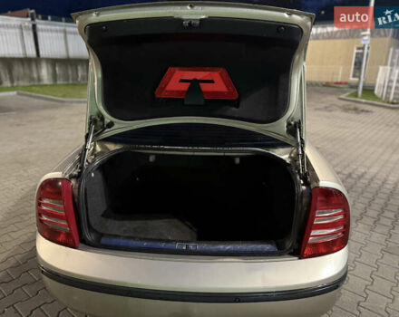 Бежевый Шкода Суперб, объемом двигателя 1.9 л и пробегом 300 тыс. км за 2650 $, фото 9 на Automoto.ua