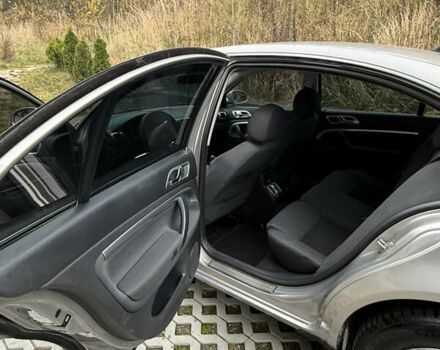 Бежевый Шкода Суперб, объемом двигателя 1.9 л и пробегом 197 тыс. км за 5600 $, фото 9 на Automoto.ua