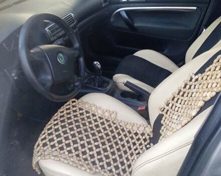 Бежевый Шкода Суперб, объемом двигателя 1.9 л и пробегом 393 тыс. км за 4500 $, фото 8 на Automoto.ua