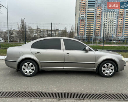 Бежевый Шкода Суперб, объемом двигателя 2 л и пробегом 245 тыс. км за 5990 $, фото 5 на Automoto.ua