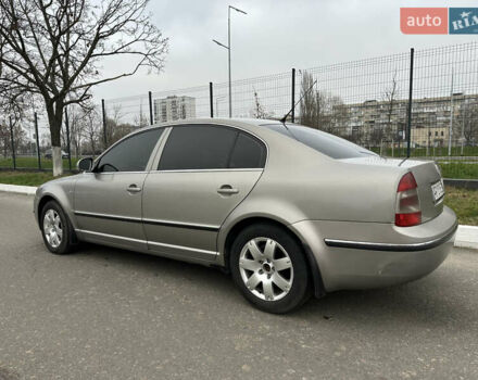Бежевый Шкода Суперб, объемом двигателя 2 л и пробегом 245 тыс. км за 5990 $, фото 2 на Automoto.ua