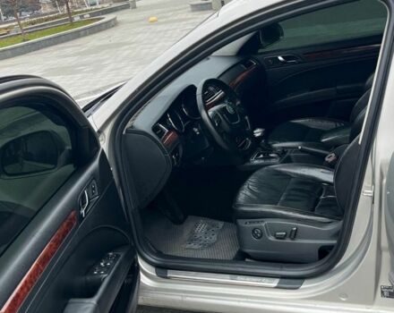 Бежевий Шкода Суперб, об'ємом двигуна 2 л та пробігом 255 тис. км за 10600 $, фото 4 на Automoto.ua