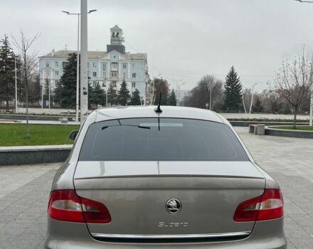 Бежевий Шкода Суперб, об'ємом двигуна 2 л та пробігом 255 тис. км за 10600 $, фото 1 на Automoto.ua
