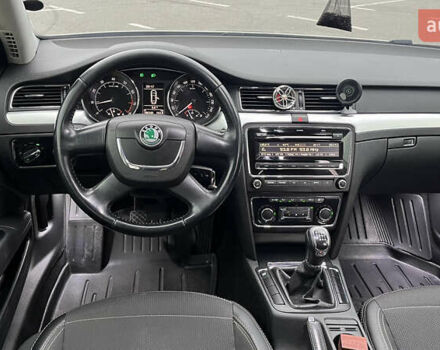 Бежевый Шкода Суперб, объемом двигателя 1.8 л и пробегом 245 тыс. км за 7800 $, фото 21 на Automoto.ua