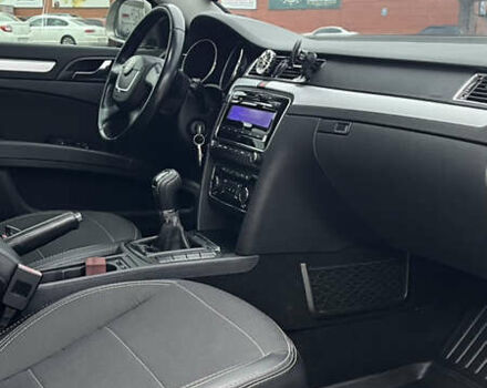 Бежевый Шкода Суперб, объемом двигателя 1.8 л и пробегом 245 тыс. км за 7800 $, фото 17 на Automoto.ua