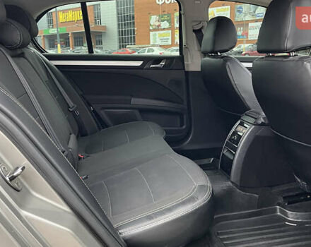 Бежевый Шкода Суперб, объемом двигателя 1.8 л и пробегом 245 тыс. км за 7800 $, фото 24 на Automoto.ua