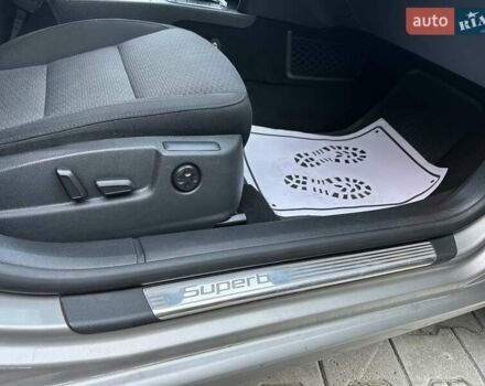 Бежевий Шкода Суперб, об'ємом двигуна 1.8 л та пробігом 141 тис. км за 8500 $, фото 60 на Automoto.ua