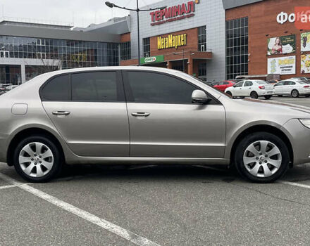 Бежевый Шкода Суперб, объемом двигателя 1.8 л и пробегом 245 тыс. км за 7800 $, фото 5 на Automoto.ua