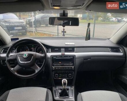 Бежевый Шкода Суперб, объемом двигателя 0 л и пробегом 253 тыс. км за 6900 $, фото 12 на Automoto.ua