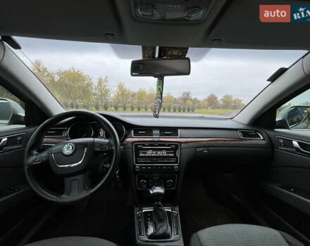 Бежевый Шкода Суперб, объемом двигателя 1.8 л и пробегом 285 тыс. км за 9800 $, фото 6 на Automoto.ua