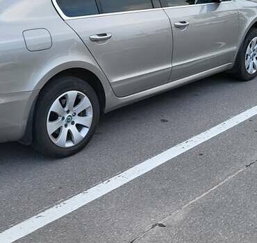 Бежевый Шкода Суперб, объемом двигателя 1.8 л и пробегом 87 тыс. км за 11500 $, фото 1 на Automoto.ua