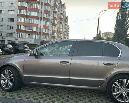 Бежевый Шкода Суперб, объемом двигателя 1.97 л и пробегом 250 тыс. км за 9700 $, фото 6 на Automoto.ua
