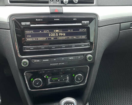 Бежевый Шкода Суперб, объемом двигателя 1.97 л и пробегом 250 тыс. км за 9700 $, фото 16 на Automoto.ua