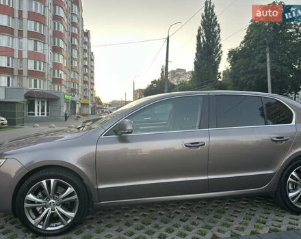 Бежевый Шкода Суперб, объемом двигателя 1.97 л и пробегом 250 тыс. км за 9900 $, фото 5 на Automoto.ua