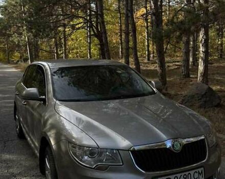 Бежевый Шкода Суперб, объемом двигателя 1.8 л и пробегом 172 тыс. км за 12800 $, фото 1 на Automoto.ua