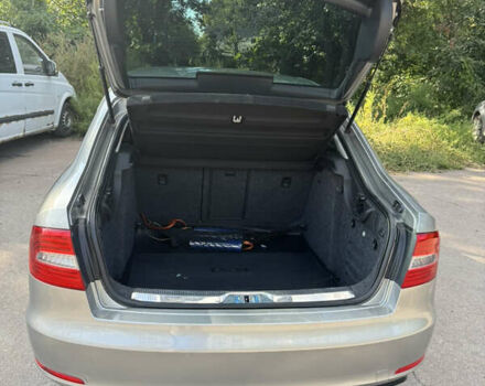 Бежевый Шкода Суперб, объемом двигателя 1.97 л и пробегом 535 тыс. км за 10700 $, фото 16 на Automoto.ua