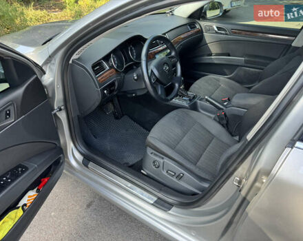 Бежевый Шкода Суперб, объемом двигателя 1.97 л и пробегом 535 тыс. км за 10700 $, фото 5 на Automoto.ua