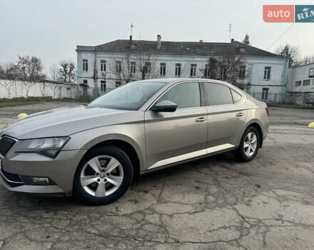 Бежевий Шкода Суперб, об'ємом двигуна 1.8 л та пробігом 164 тис. км за 14800 $, фото 1 на Automoto.ua