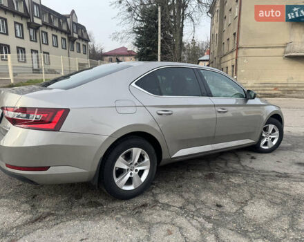 Бежевий Шкода Суперб, об'ємом двигуна 1.8 л та пробігом 164 тис. км за 14800 $, фото 4 на Automoto.ua