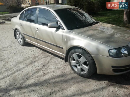 Бежевий Шкода Суперб, об'ємом двигуна 1.9 л та пробігом 320 тис. км за 4450 $, фото 1 на Automoto.ua