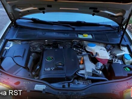 Бежевый Шкода Суперб, объемом двигателя 1.8 л и пробегом 282 тыс. км за 5200 $, фото 1 на Automoto.ua