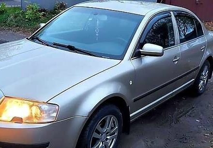 Бежевый Шкода Суперб, объемом двигателя 1.8 л и пробегом 282 тыс. км за 5200 $, фото 1 на Automoto.ua