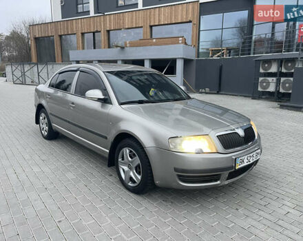 Бежевий Шкода Суперб, об'ємом двигуна 1.78 л та пробігом 218 тис. км за 3800 $, фото 1 на Automoto.ua